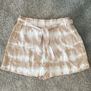 Like new! Cloth and Stone High Waist Tie Dye Ruffle Short